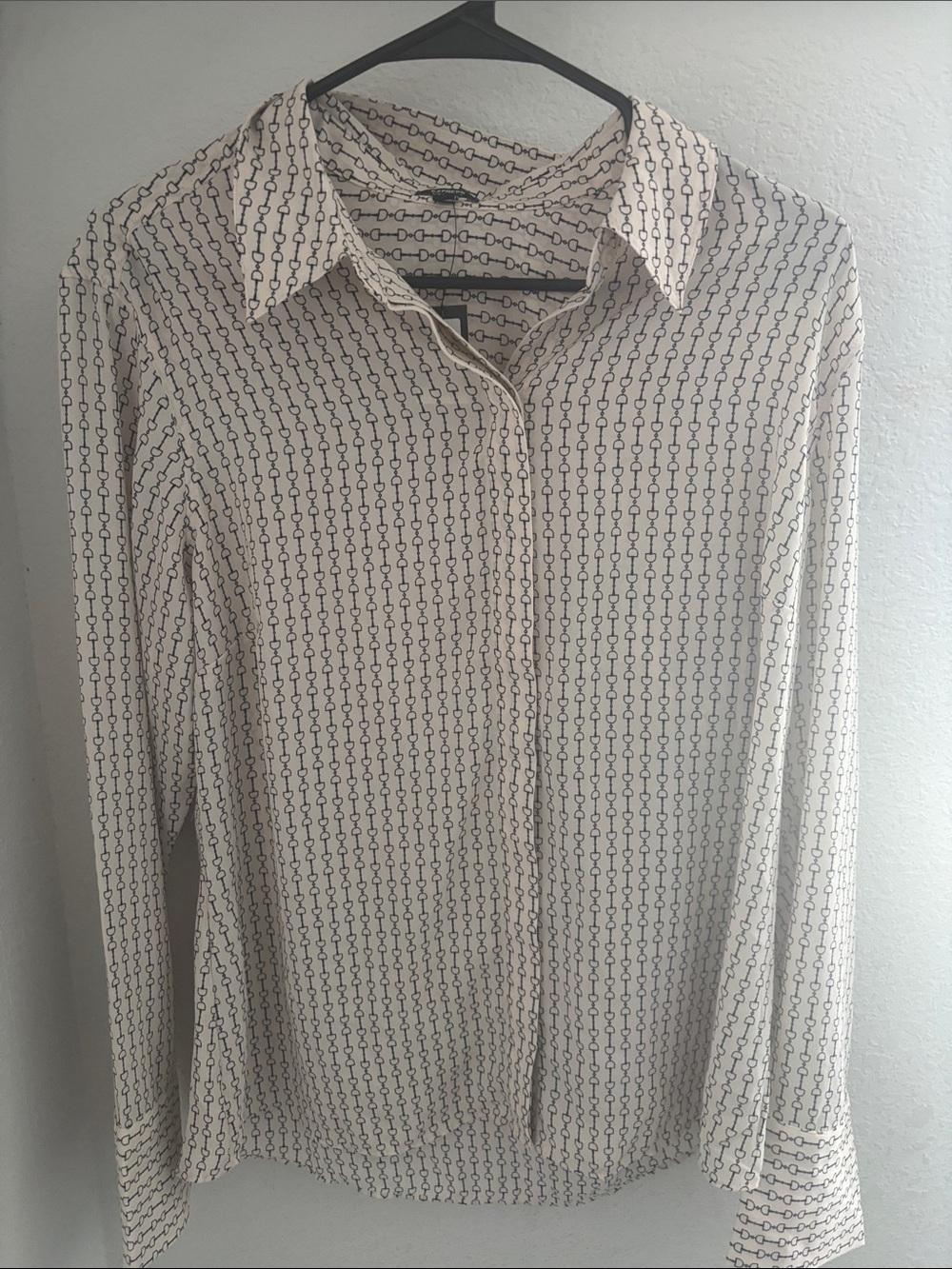 Express Cream Blouse with Black Chain-Link Print